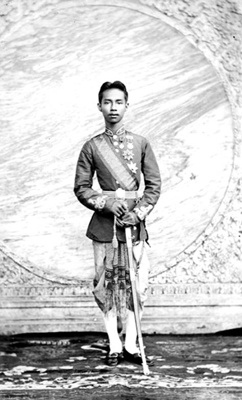 456_พระบาทสมเด็จพระจุลจอมเกล้าเจ้าอยู่หัวทรงเครื่องแบบนายทหารมหาดเล็ก